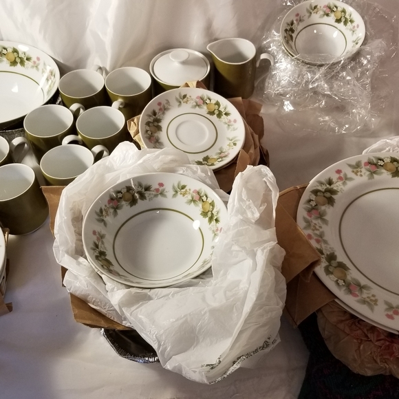 51 Pieces MIKASA SUMAY Dinnerware Set Vintage - Picture 2 of 8